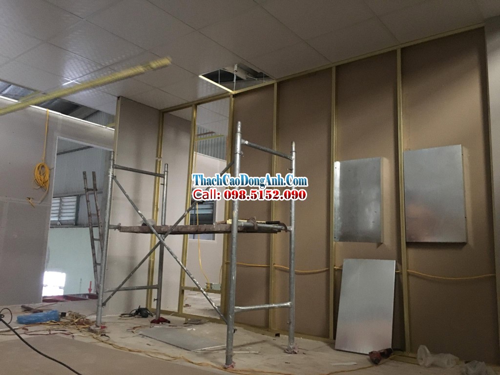 Làm Vách Thạch Cao Tại Hà Nội Trọn Gói, Báo Giá Theo m² 4 đi dây điện âm trong vách thạch cao