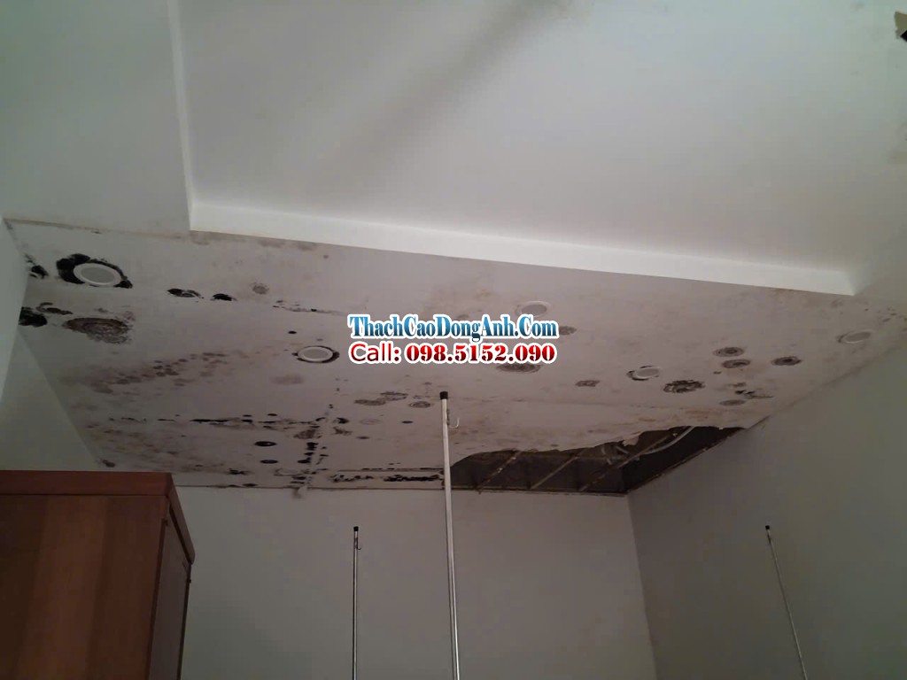 Trần thạch cao bị ngấm nước Trần thạch cao bị ngấm nước